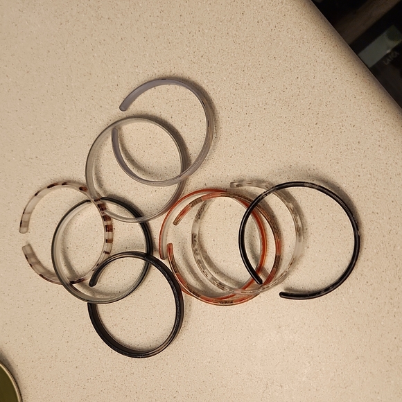 2/$30 Resin bracelets. Set of 9 - Picture 3 of 5